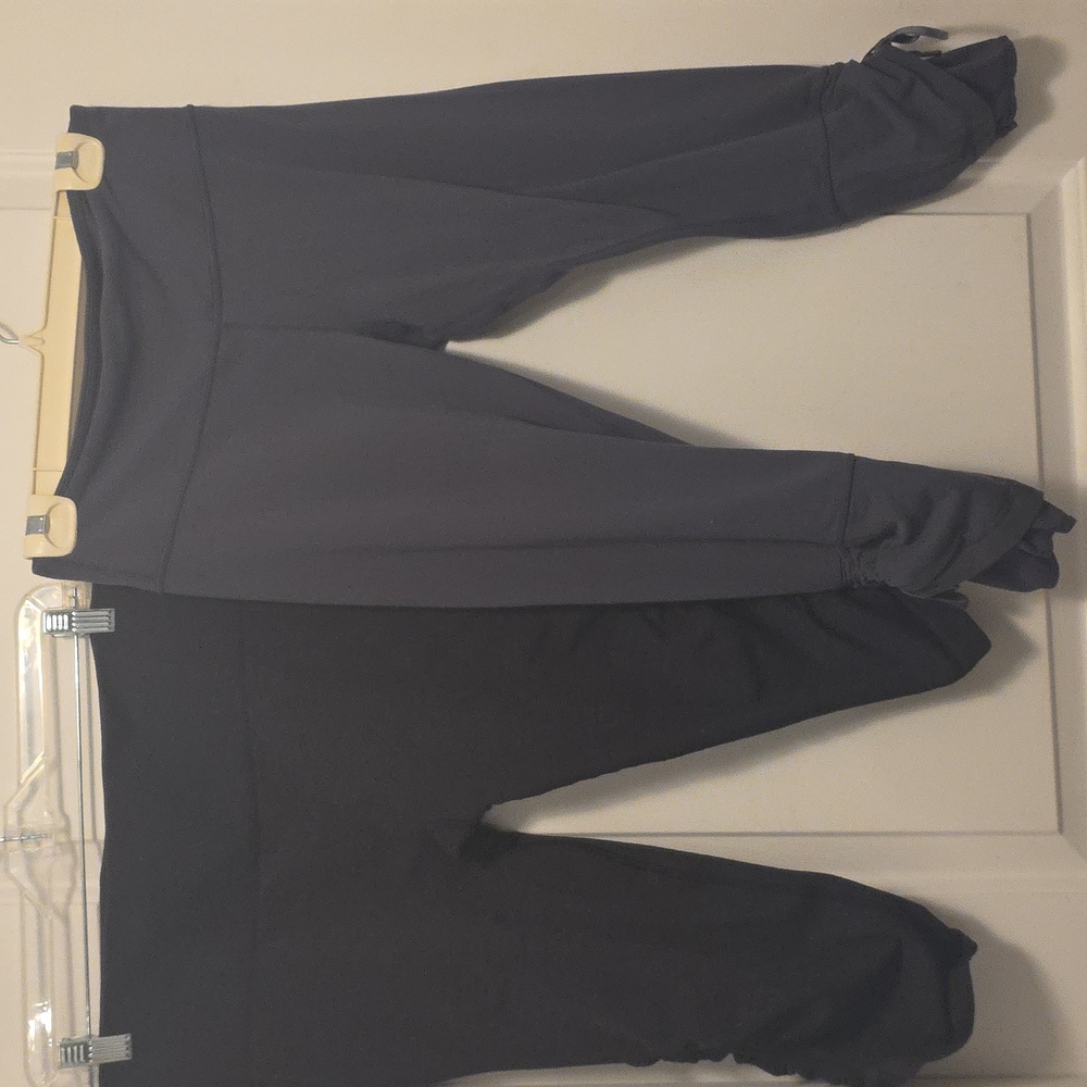 #60 Bundle of 2 Lululemon FLAWED Leggings Size 10, 17"/20" *seam hole, wash wear
